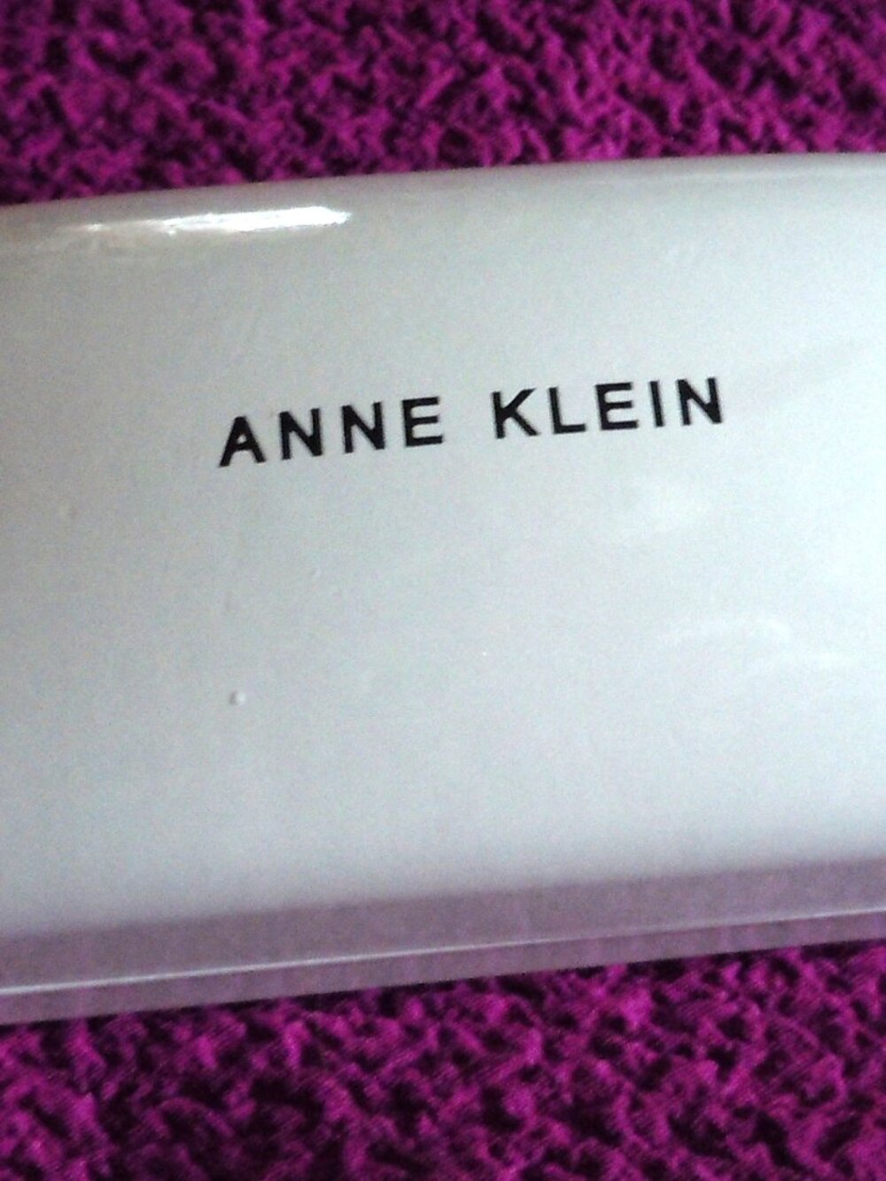 NWOT ANNE KLEIN Designer Eyeglasses Hard Side Snap Case WHITE